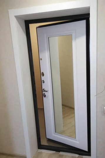 Дверь металлическая с зеркалом в квартиру DK-032 фото наших работ пример